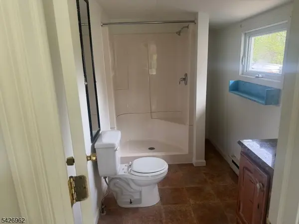 630 Dewey Ave #B, Alpha Boro, NJ 08865