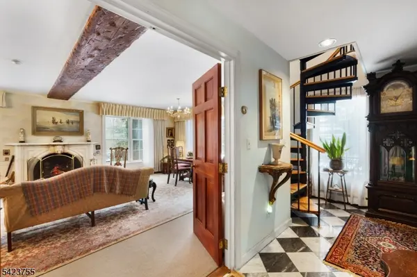 691 Ridgedale Ave, East Hanover Twp., NJ 07936