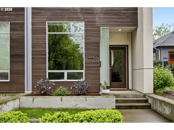 4442 SE STARK ST, Portland, OR 97215