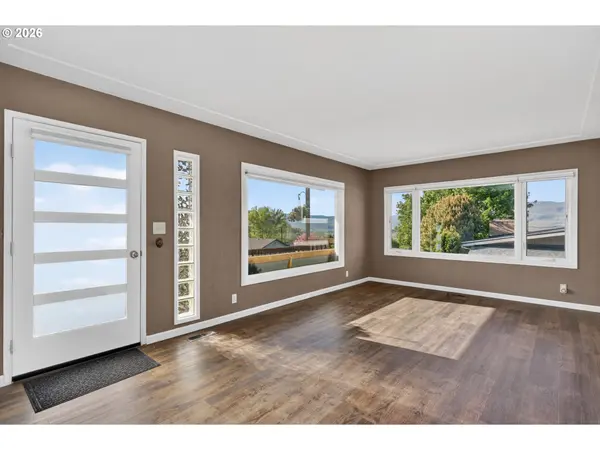 1712 NEVADA ST, The Dalles, OR 97058