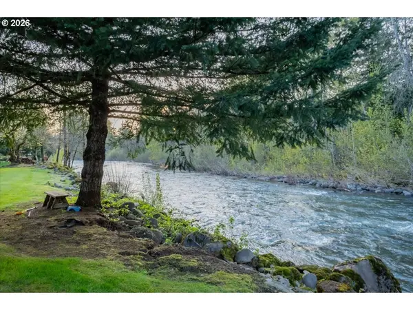 42801 ISLAND INN DR, Lebanon, OR 97355