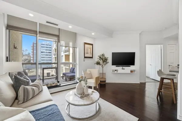 1750 Bayview AVE #405, Toronto C10, ON M4G 3C4