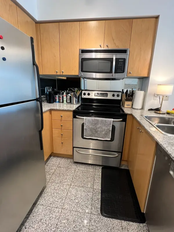 8 Scollard ST #1204, Toronto C02, ON M5R 1M2