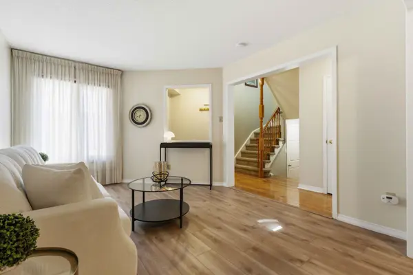 39 Davies CRES, Whitby, ON L1N 8X4