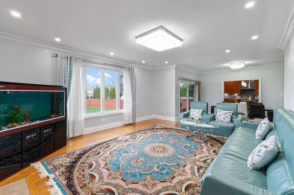 1815 Woodview AVE, Pickering, ON L1V 1L3