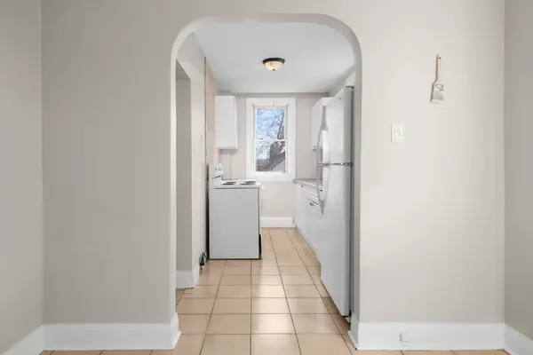 301 Gibbons ST, Oshawa, ON L1J 4Y5