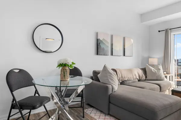 1 Sidney LN #303, Clarington, ON L1C 0N5