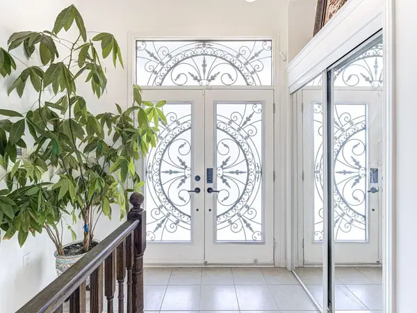 50 Ken Bishop WAY, Newmarket, ON L3X 3J6