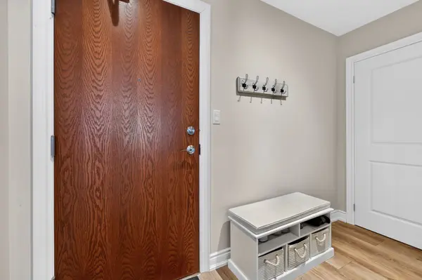 37 Ellen ST #805, Barrie, ON L4N 6G2