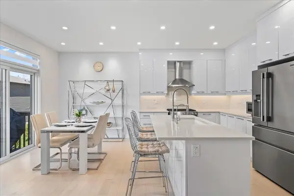 118 Berkely ST, Wasaga Beach, ON L9Z 0K5