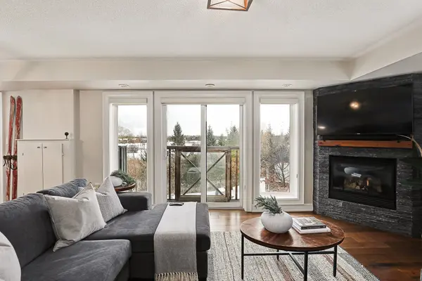 6 Joseph TRL #201, Collingwood, ON L9Y 0J2