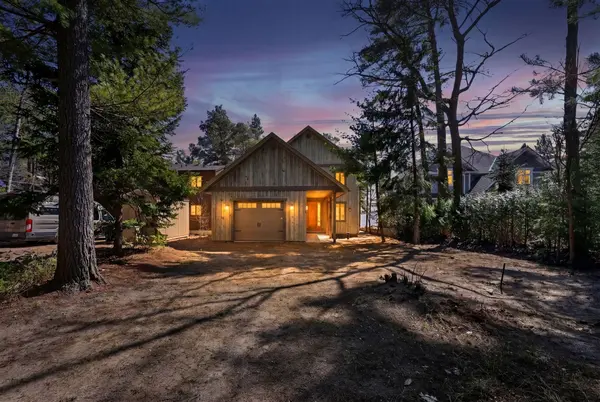 12 Walker RD, Tiny, ON L0L 2J0