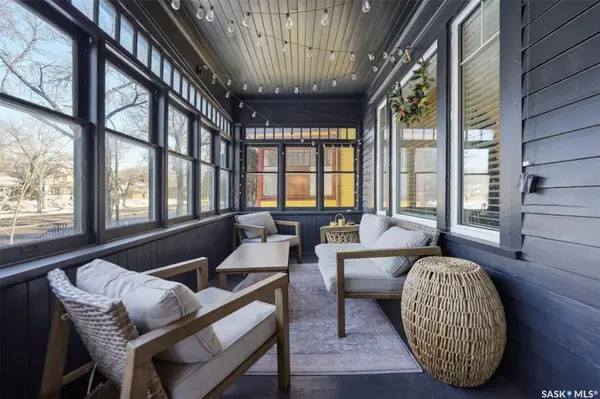 106 8th STREET E, Saskatoon, SK S7H 0N9