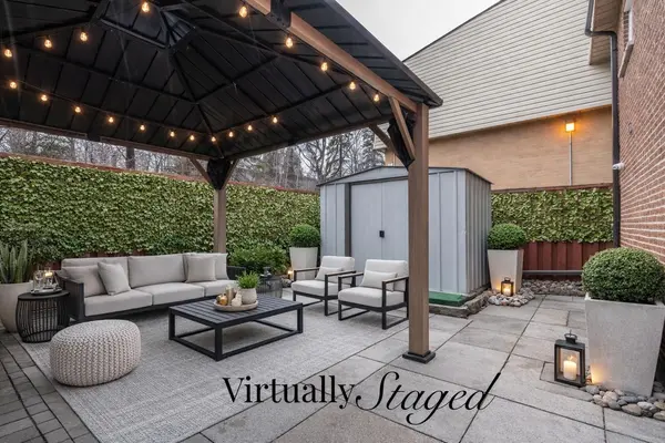 3175 Kirwin AVE #45, Mississauga, ON L5A 3M4