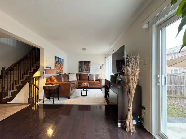 67 Gleave TER, Milton, ON L9T 7B7