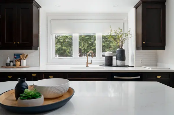 2184 Guthrie LN, Mississauga, ON L4Y 1W9