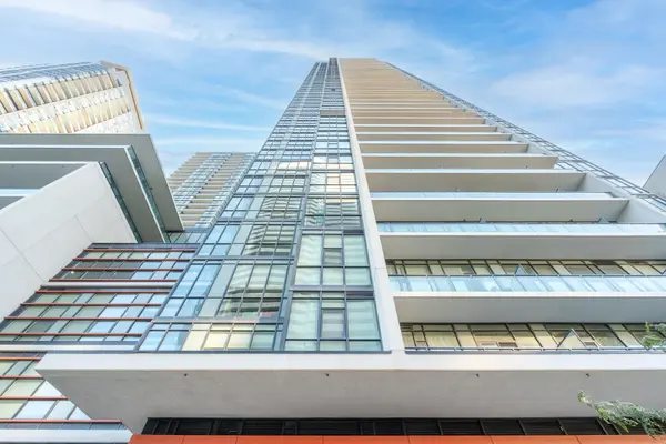 4070 Confederation Pkwy #2908, Mississauga, ON L5B 0E9