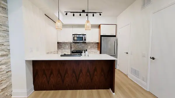 15 Valhalla Inn RD #15, Toronto W08, ON M9B 0B3