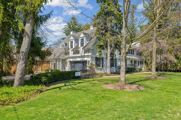 445 MacDonald RD, Oakville, ON L6J 2B7