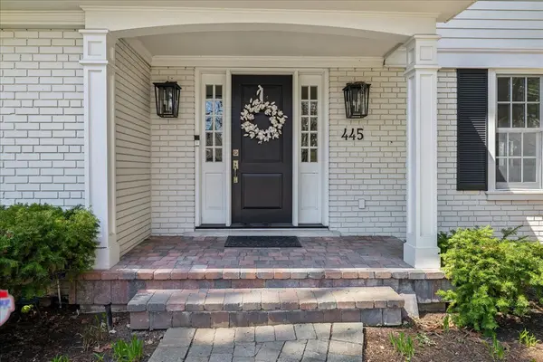 445 MacDonald RD, Oakville, ON L6J 2B7