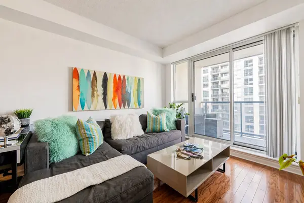 5 Michael Power PL #905, Toronto W08, ON M9A 0A3