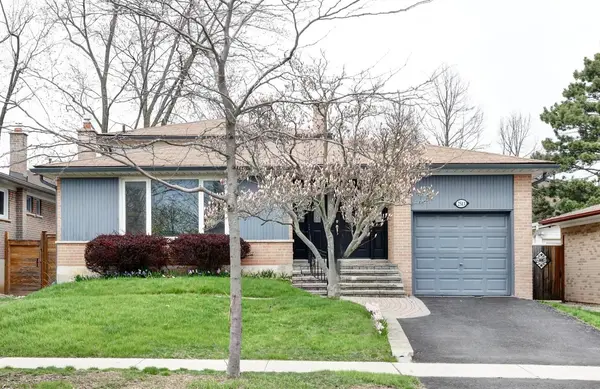 2513 Thorn Lodge DR, Mississauga, ON L5K 1K8