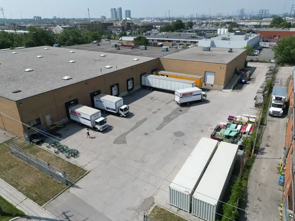 100 North Queen ST #2, Toronto W08, ON M8Z 2E2