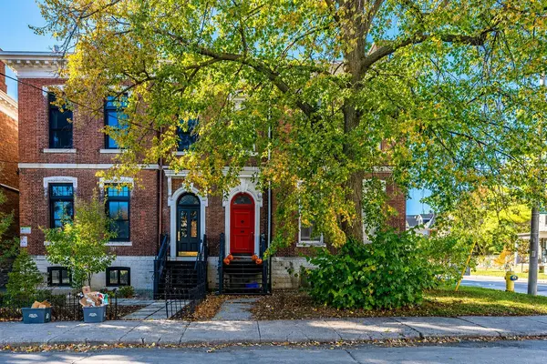 94 Sydenham ST, Kingston, ON K7L 3H4