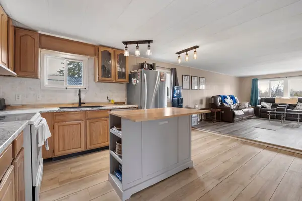 16 Fenelon WAY, Kawartha Lakes, ON K9V 4R1