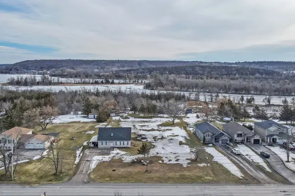 20 Glen Ross RD, Quinte West, ON K0K 2C0