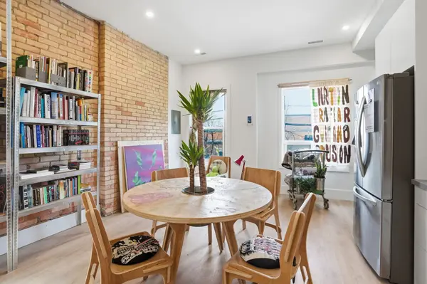 472 Barton ST E #Upper, Hamilton, ON L8L 2Y8