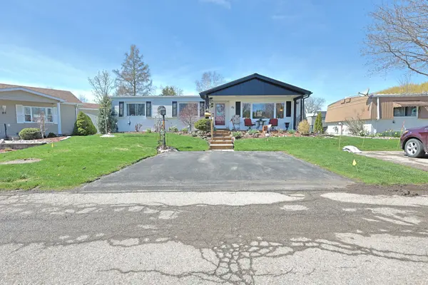 82 Dunes DR, South Huron, ON N0M 1T0