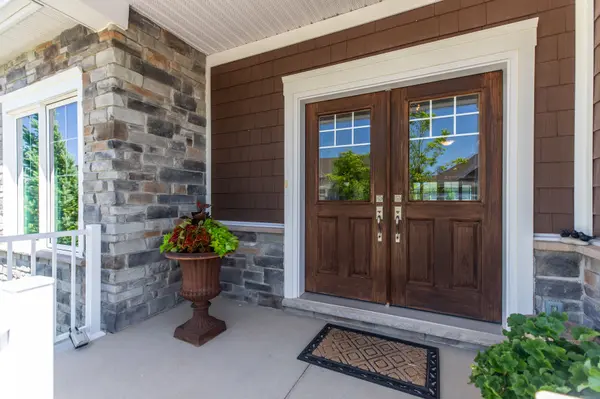 209 Snowberry LN, Georgian Bluffs, ON N0H 1S0