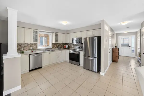 21 Mullin DR, Guelph, ON N1E 0E1