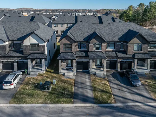 45 Moosonee CRES, Blossom Park - Airport And Area, ON K4M 0M1