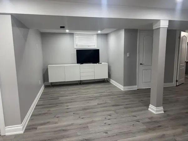 387 Upper Gage AVE #LOWER, Hamilton, ON L8K 4X9