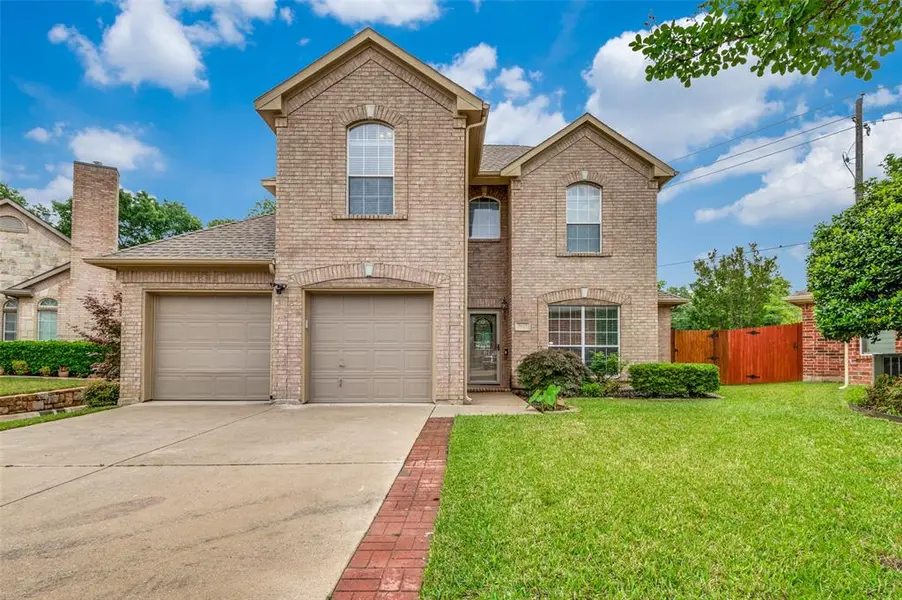 2632 Britany Cir Circle, Bedford, TX 76022