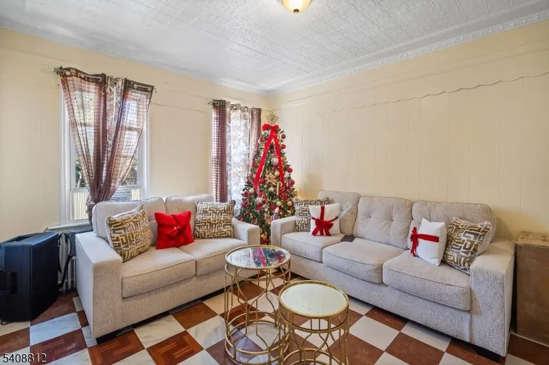 11 Mercer St, Paterson City, NJ 07524