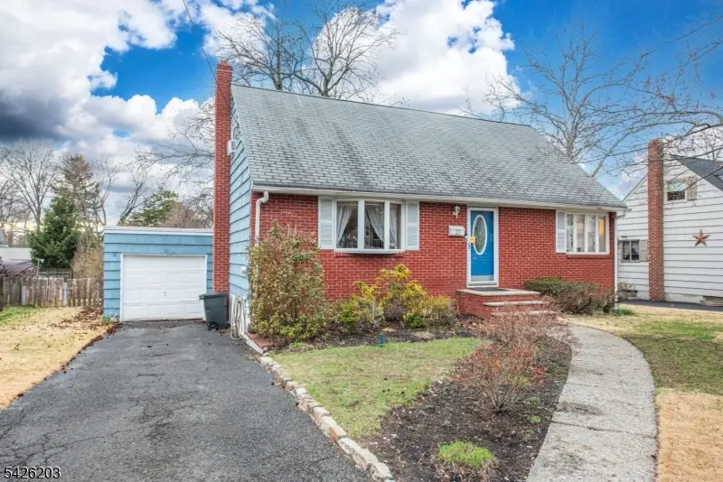 23 Sunnie Ter, West Caldwell Twp., NJ 07006