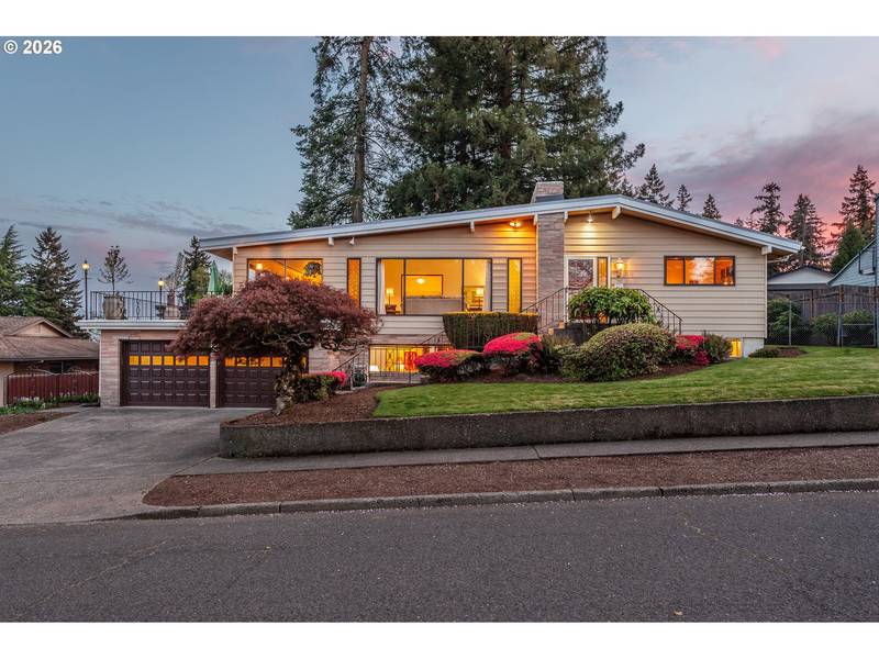 7130 LOS VERDES DR, Gladstone, OR 97027