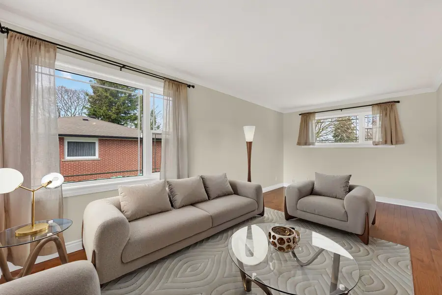 108 Allan ST, Whitby, ON L1N 3S7