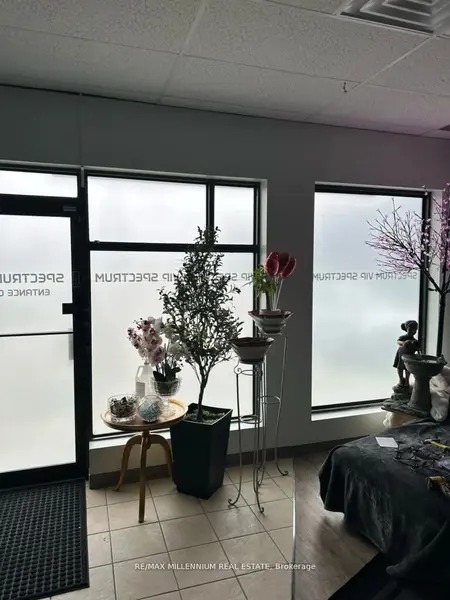 227 Bunting RD, St. Catharines, ON L2M 3Y2