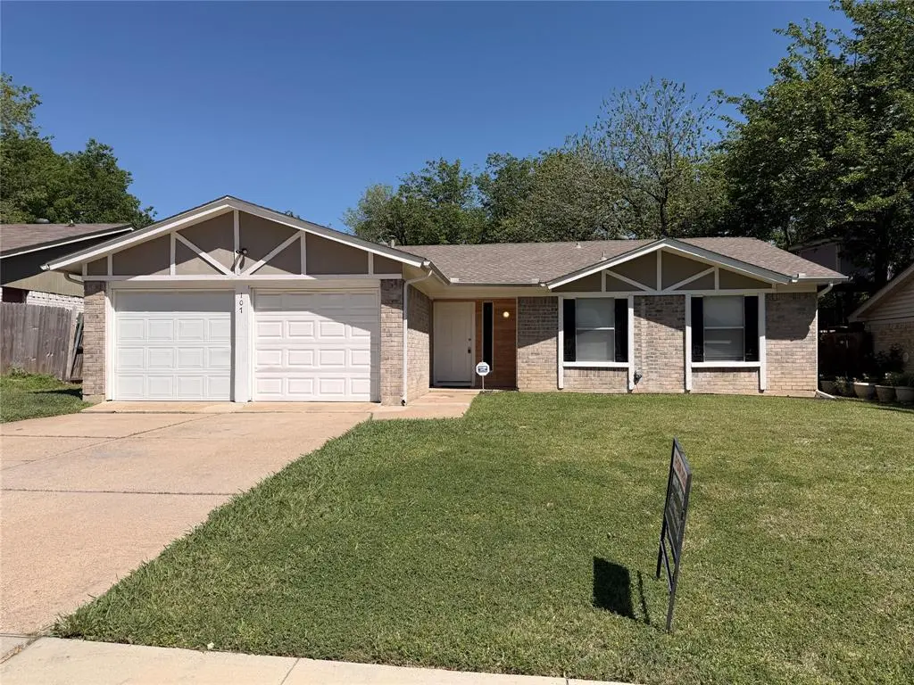 107 Hidalgo Lane, Arlington, TX 76014