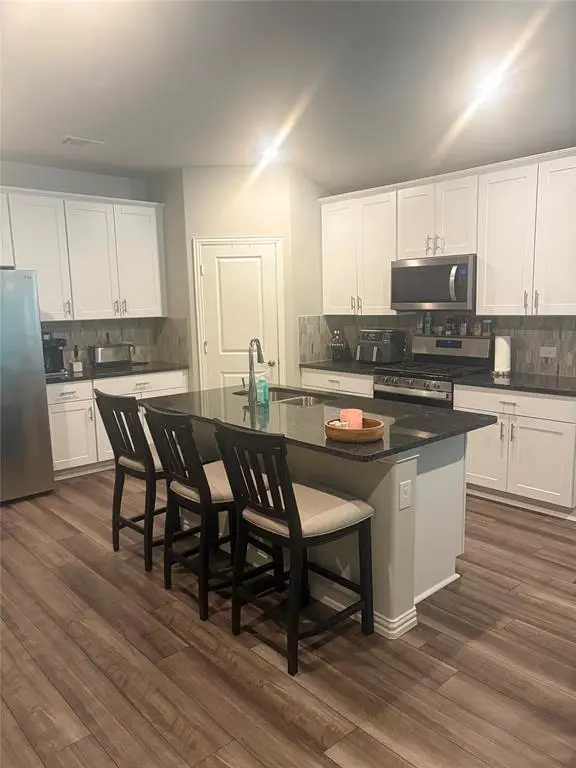 216 Luna Lane, Lake Dallas, TX 75065