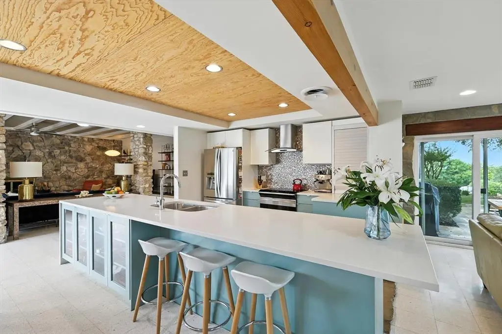 102 Bob White Avenue, Weatherford, TX 76086