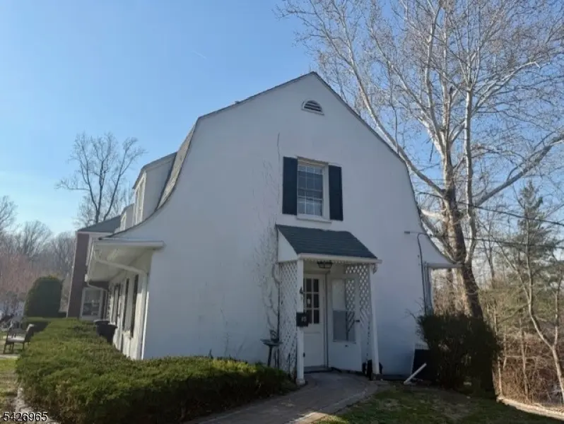 10 Beech Spring Dr #4h, Summit City, NJ 07901