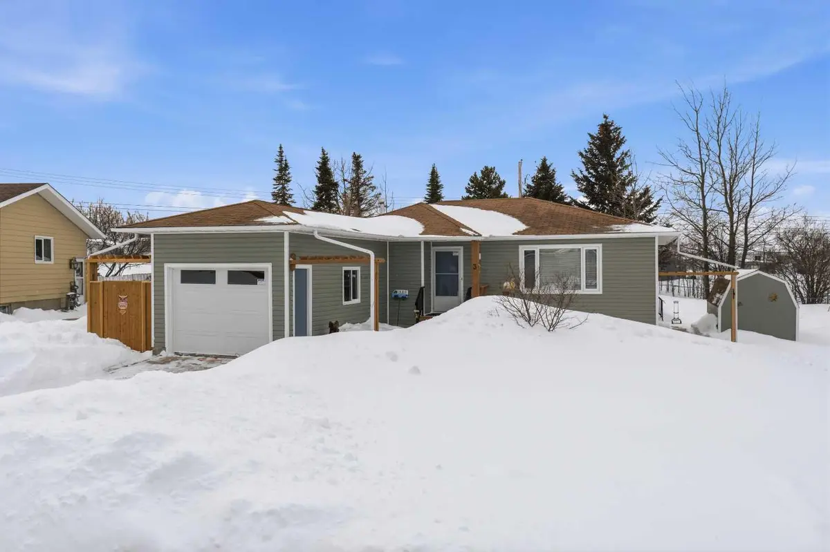 3 Isbister AVE, Swan Hills, AB T0G 2C0