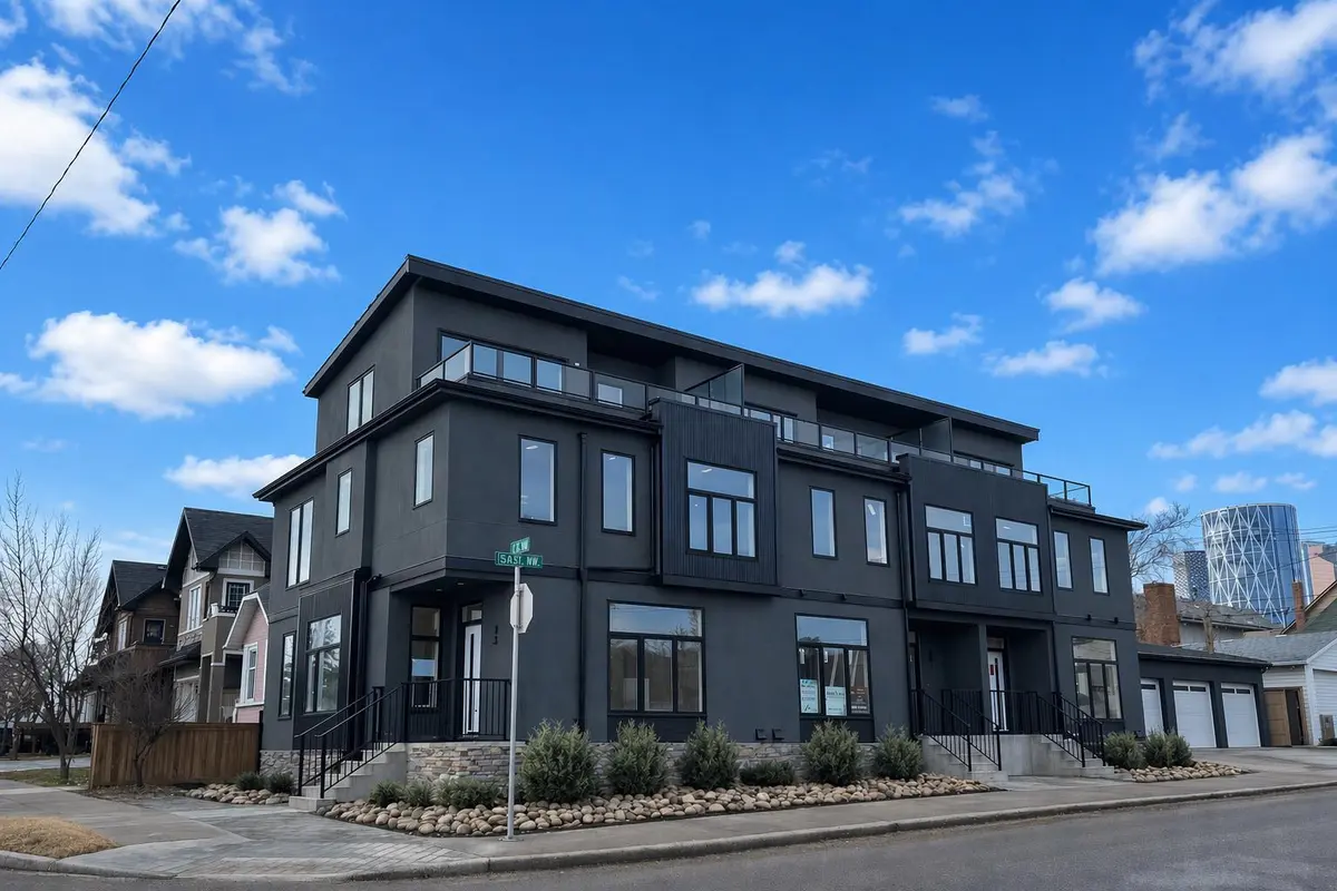 73 7 ST NE, Calgary, AB T2E4B6