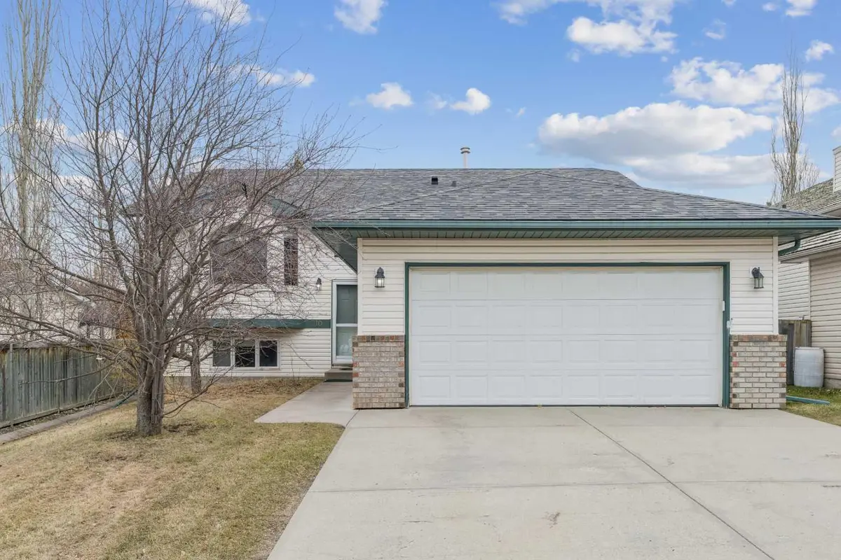 10 Bow Ridge LN, Cochrane, AB T4C 1T6