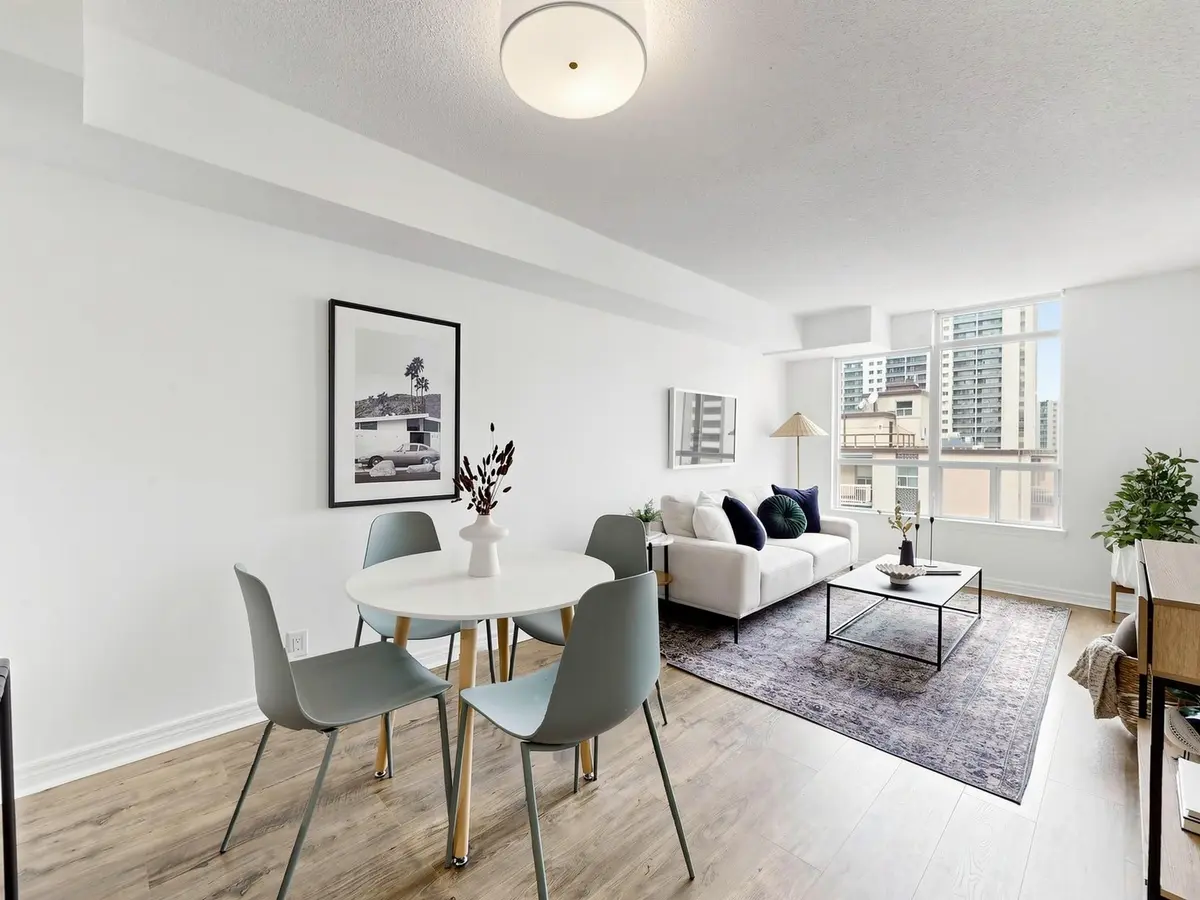 225 Wellesley ST E #811, Toronto C08, ON M4X 1X8